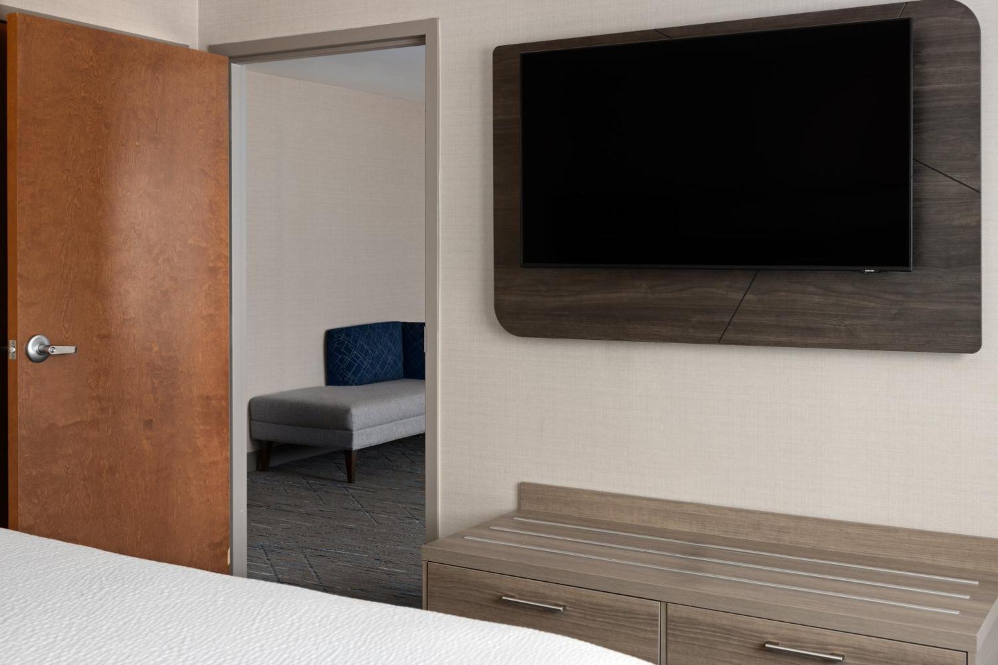 Holiday Inn Express Hotel & Suites Freeport By Ihg Exteriör bild
